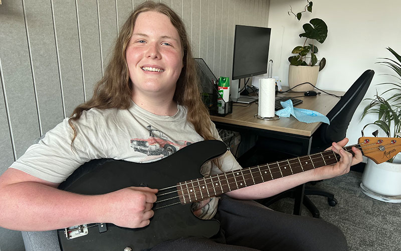 Leon Hero Web 800x500px